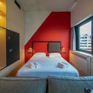 Via 4*, Diemerbrug Nederländerna