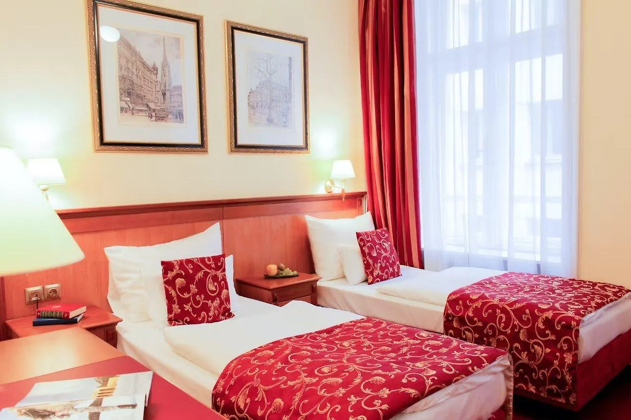 City Pension Vienna 4*,