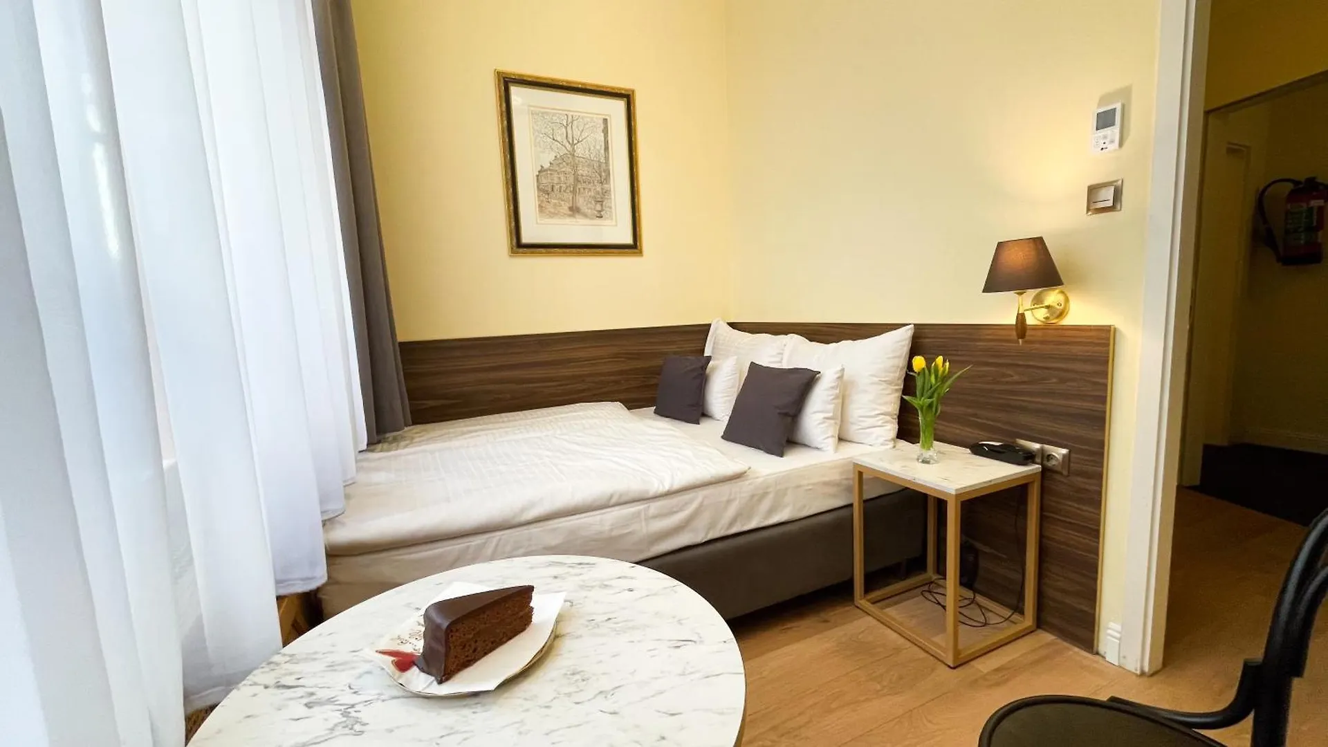 City Pension Vienna 4*,