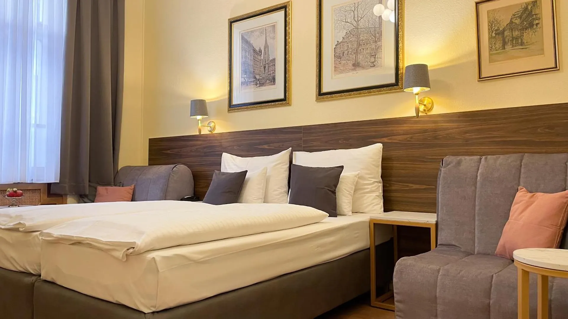 City Pension Vienna 4*,